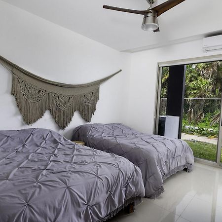 Angelina 28 Beachfront And Family Apartments - Modern And Relaxing Long Stays - 20 Min From Cancun Airport Puerto Morelos Esterno foto