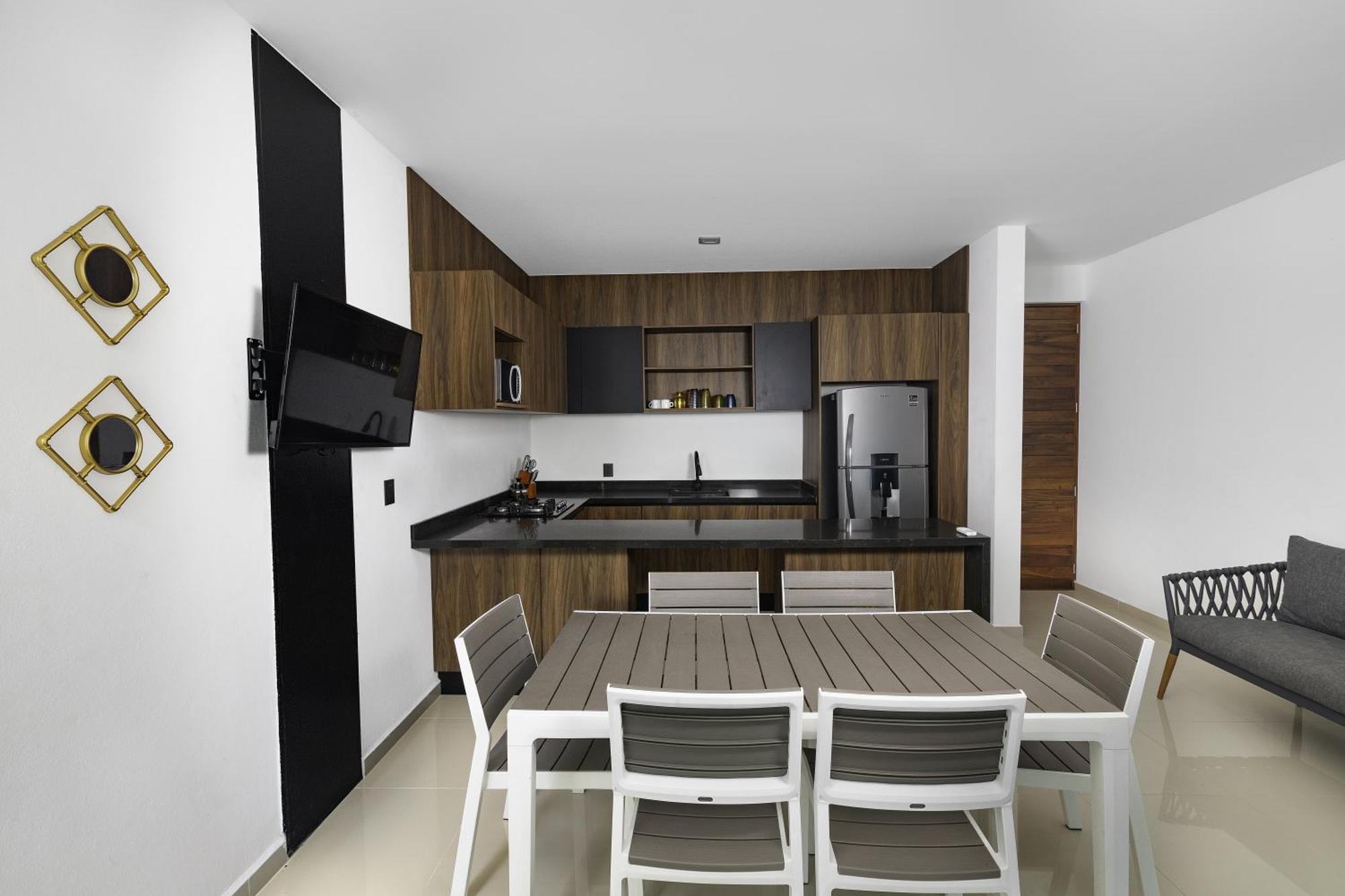 Angelina 28 Beachfront And Family Apartments - Modern And Relaxing Long Stays - 20 Min From Cancun Airport Puerto Morelos Esterno foto