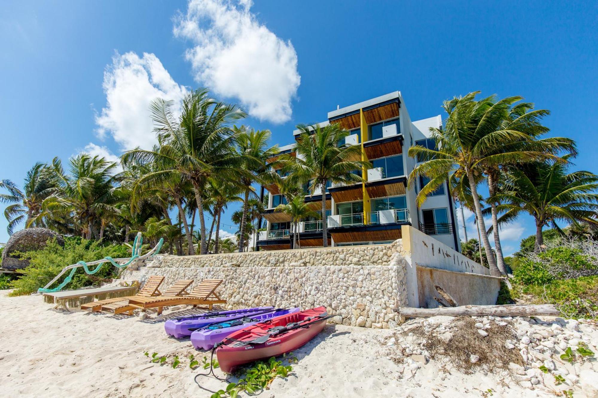 Angelina 28 Beachfront And Family Apartments - Modern And Relaxing Long Stays - 20 Min From Cancun Airport Puerto Morelos Esterno foto
