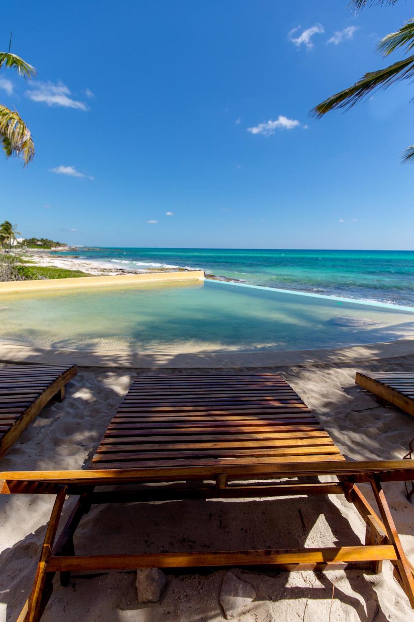 Angelina 28 Beachfront And Family Apartments - Modern And Relaxing Long Stays - 20 Min From Cancun Airport Puerto Morelos Esterno foto